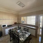 Private 2 Bedroom Traditional Apartment 10 Min Walk To Beach