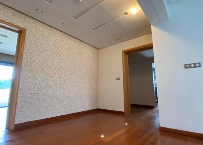 Luxurious Villa With 5 Bedrooms In Agadir