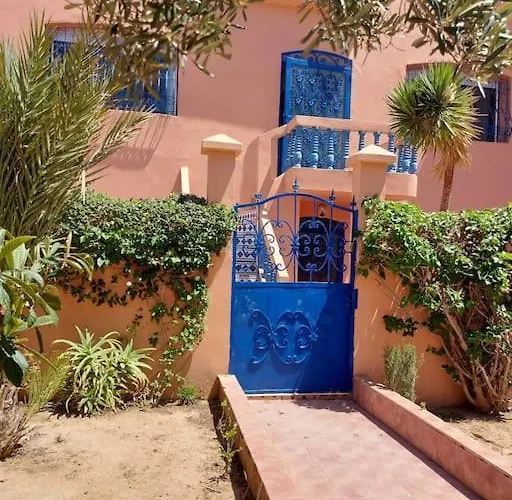 Casa De Lea: Entire Flat Near The Beach