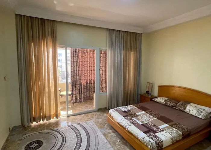 Private 2 Bedroom Traditional Apartment 10 Min Walk To Beach