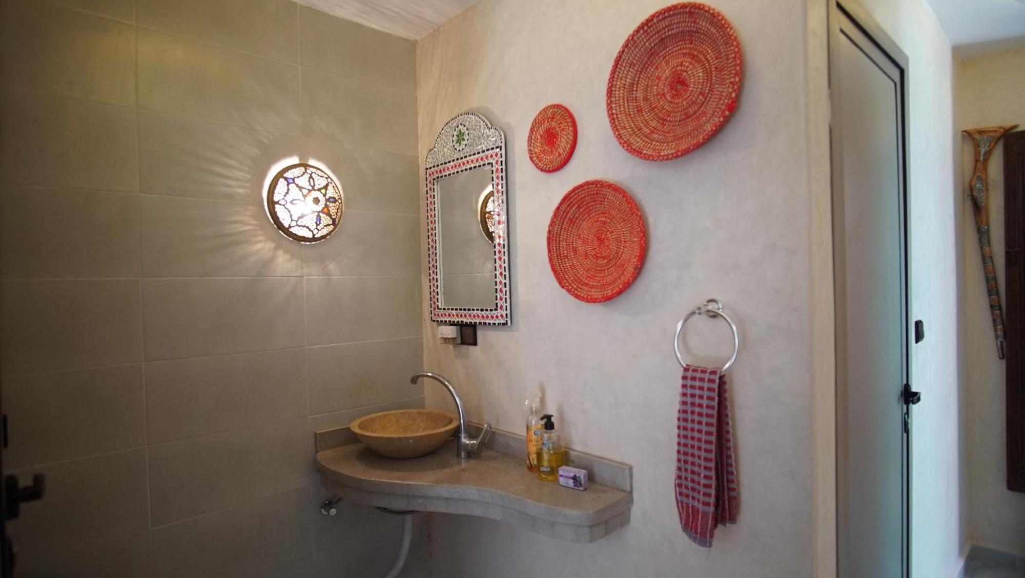Honeypath Apartment *