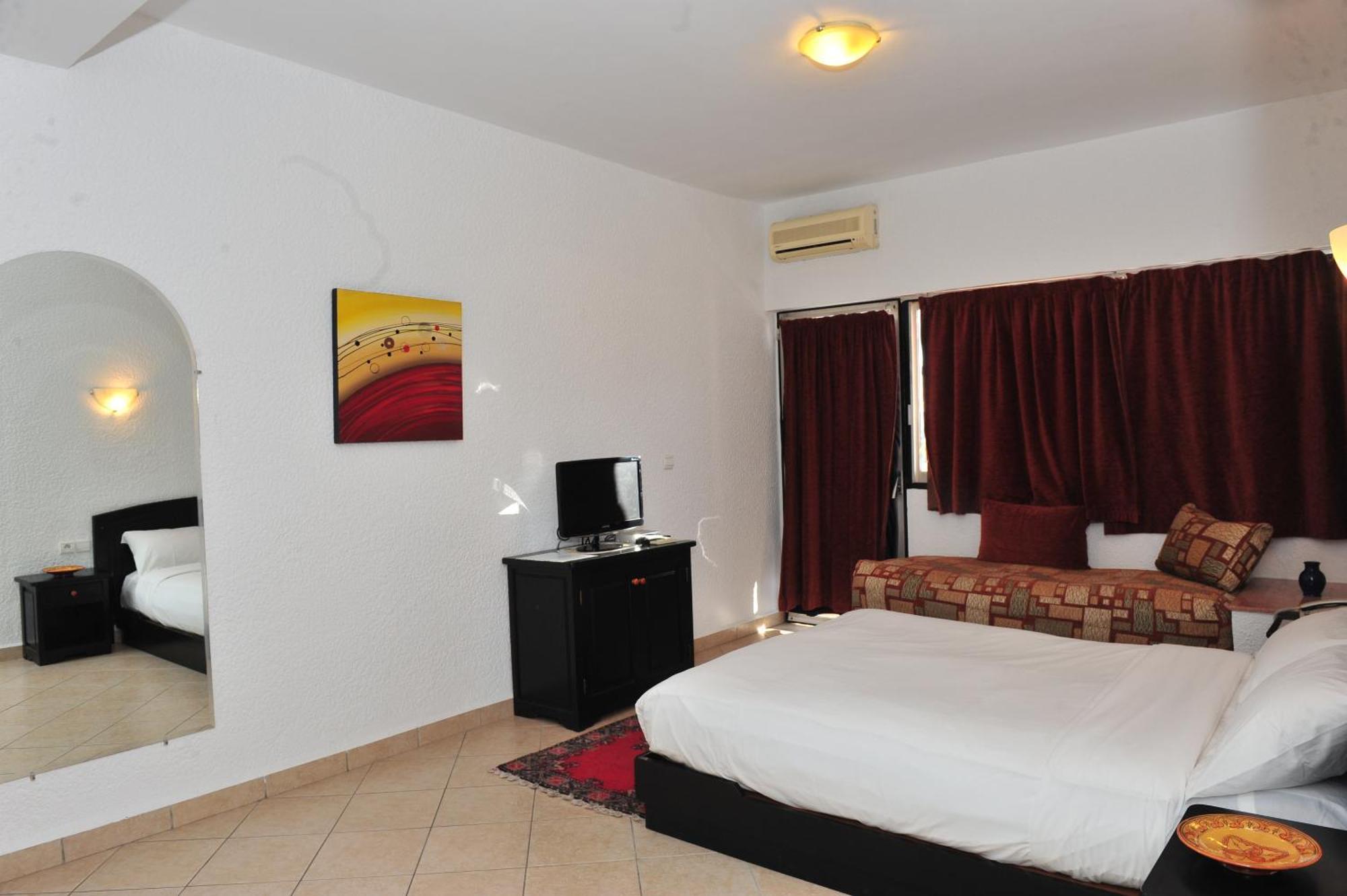 Hotel Studiotel Afoud 3*