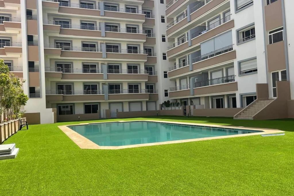 De Luxe Vue Sur Piscine