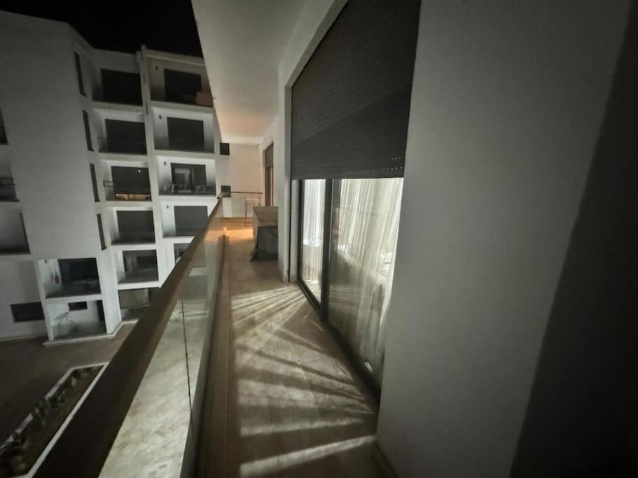 Hamza Apparemment Apartment