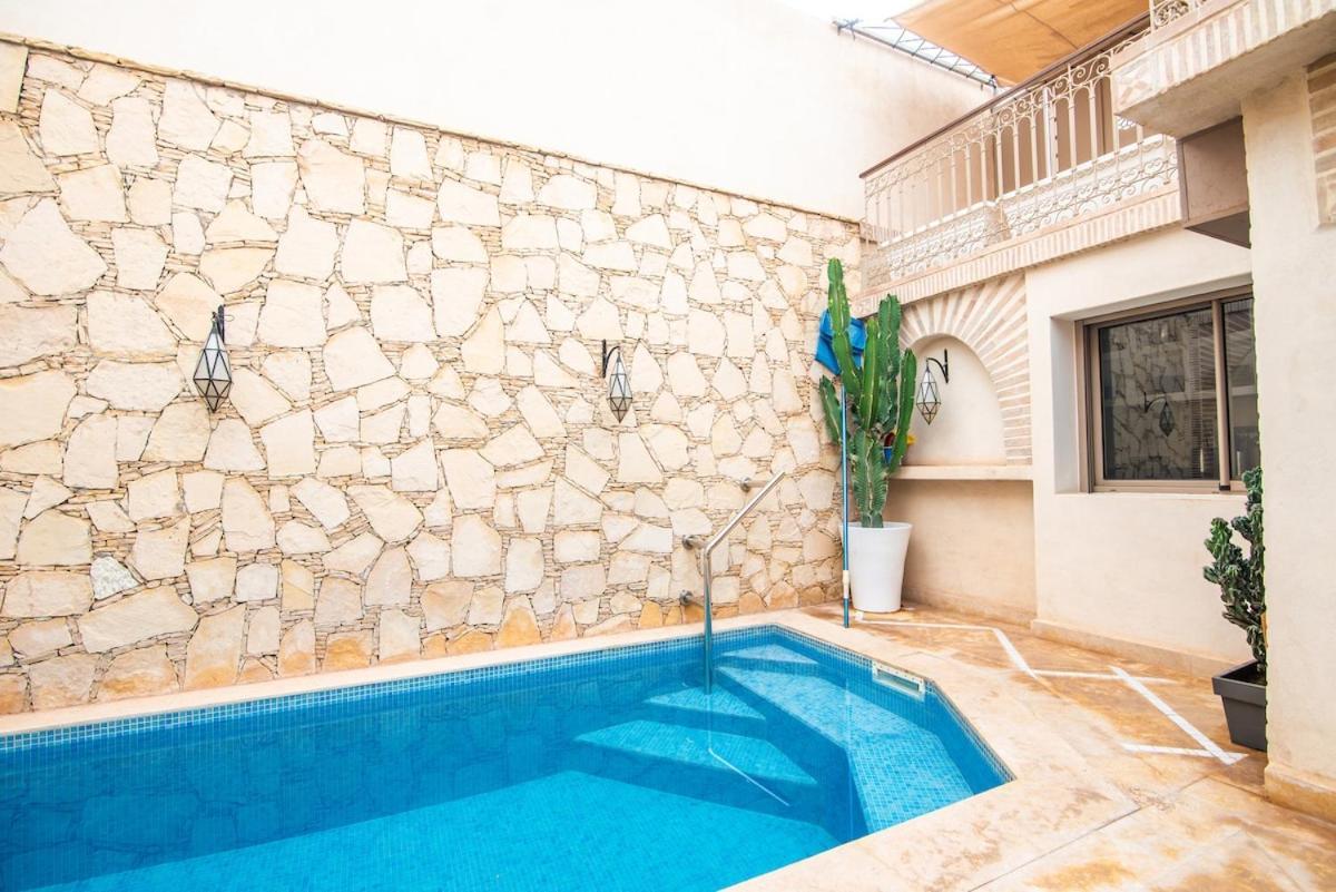 Villa Avec Piscine Chauffee A Seulement 10min De La !