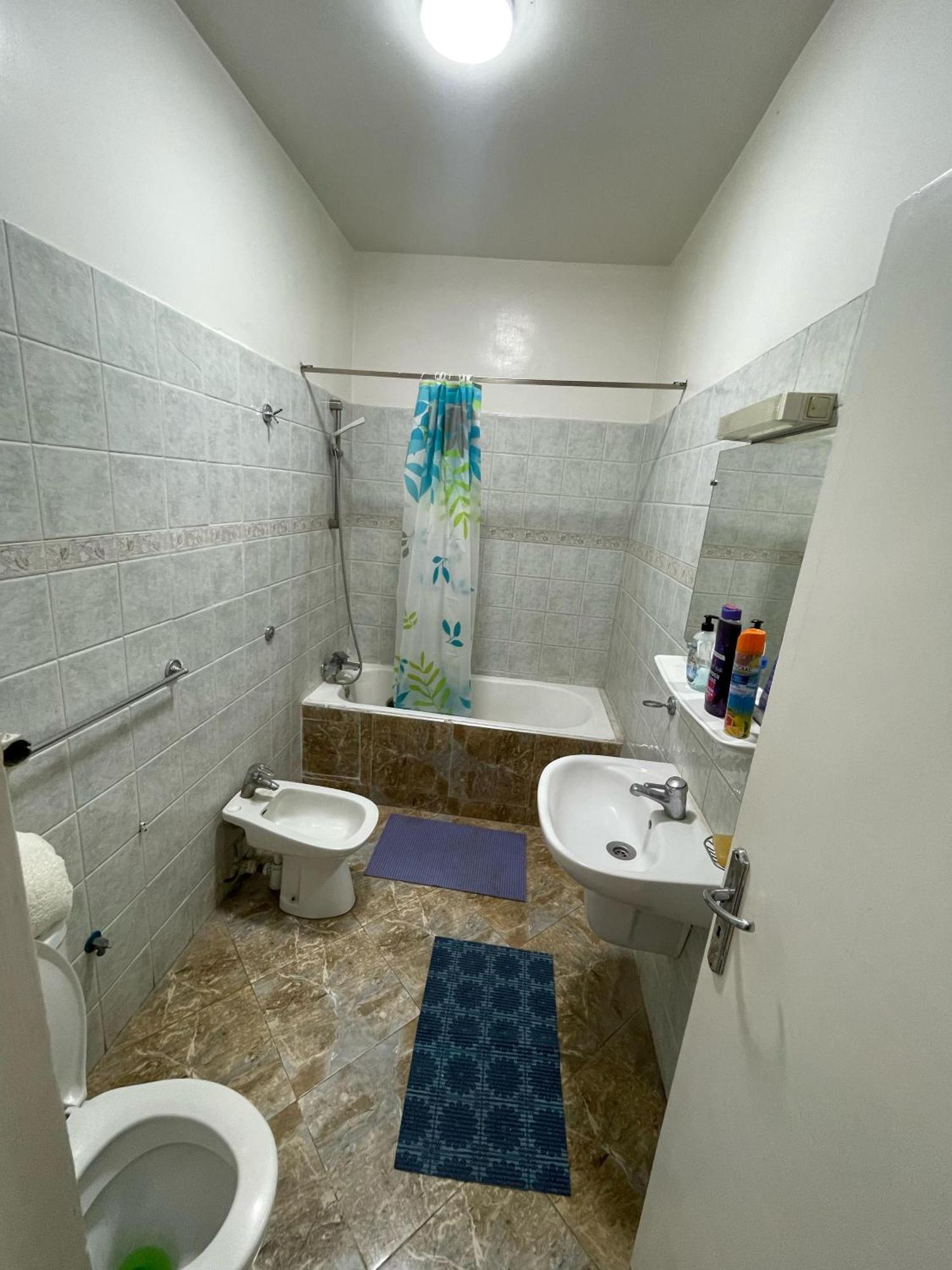 Apartment Private 2 Bedroom Traditional Apartment 10 Min Walk To Beach *