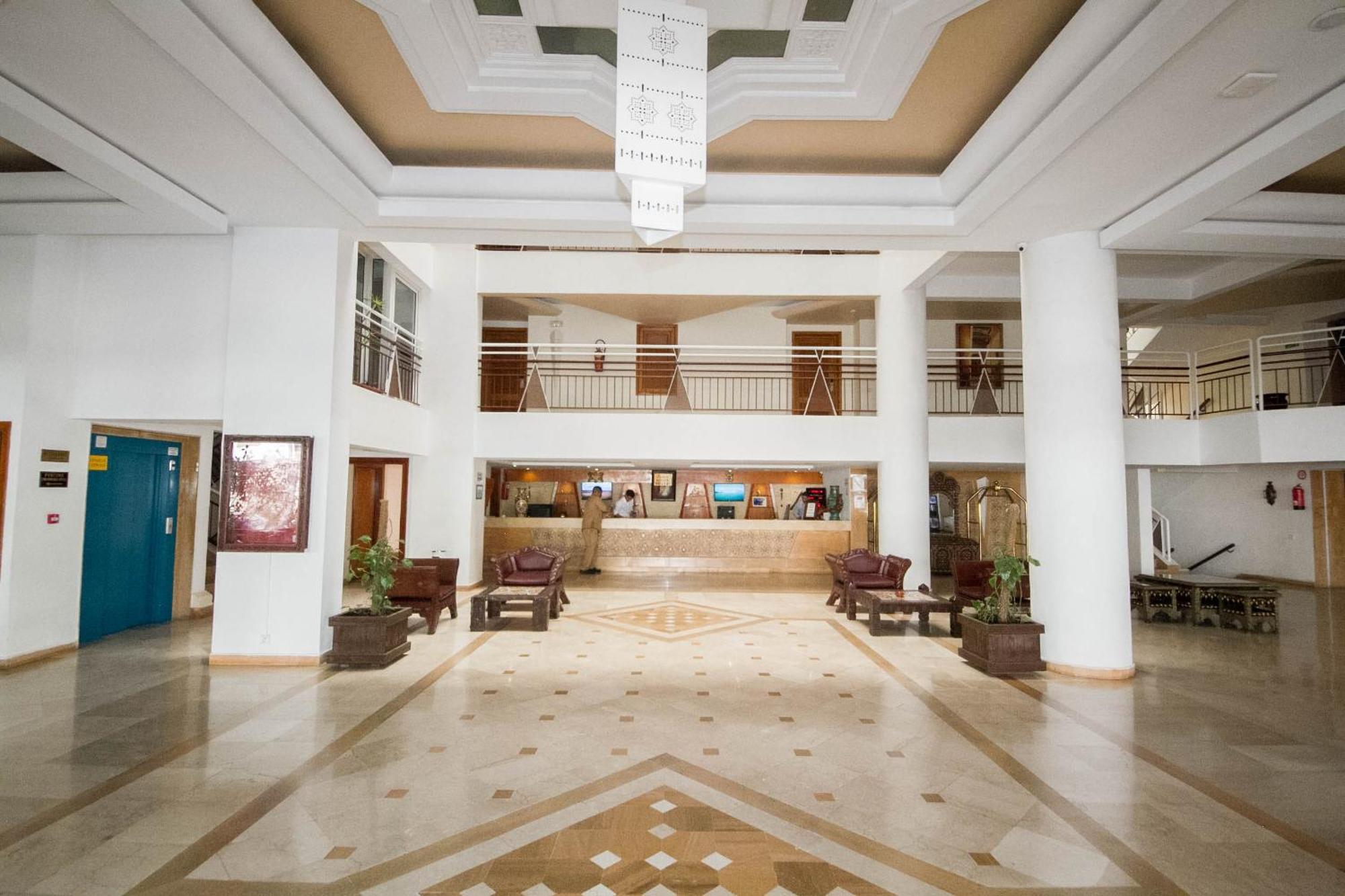 Aparthotel Intouriste 4*