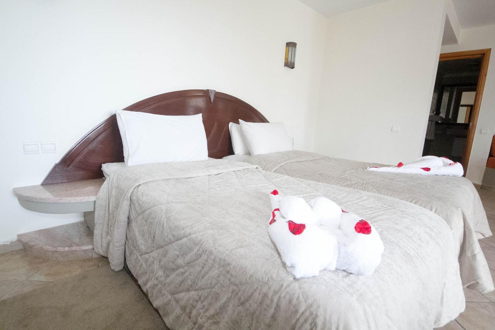 Aparthotel Intouriste 4*