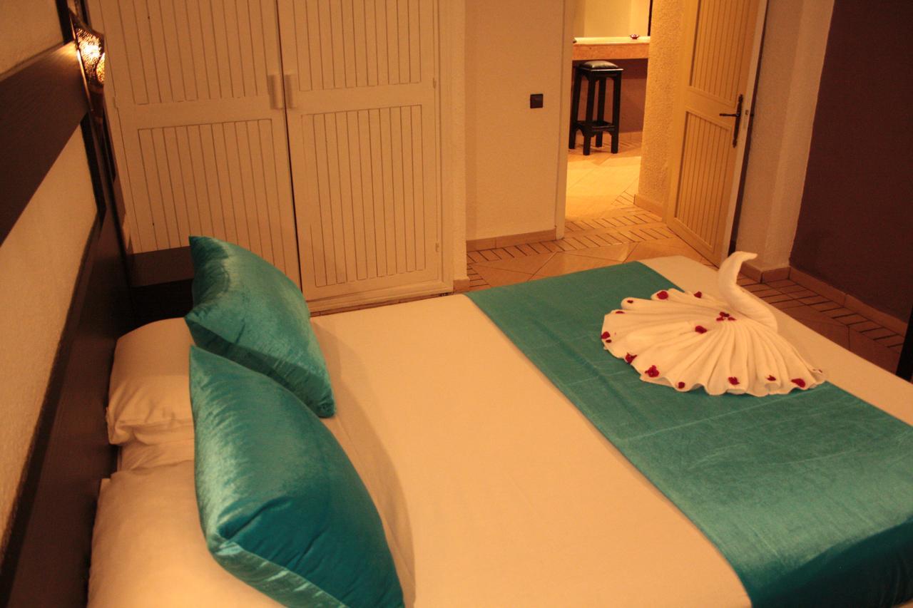 Anezi Aparthotel 3*