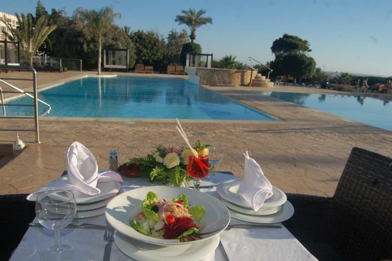 Anezi Aparthotel