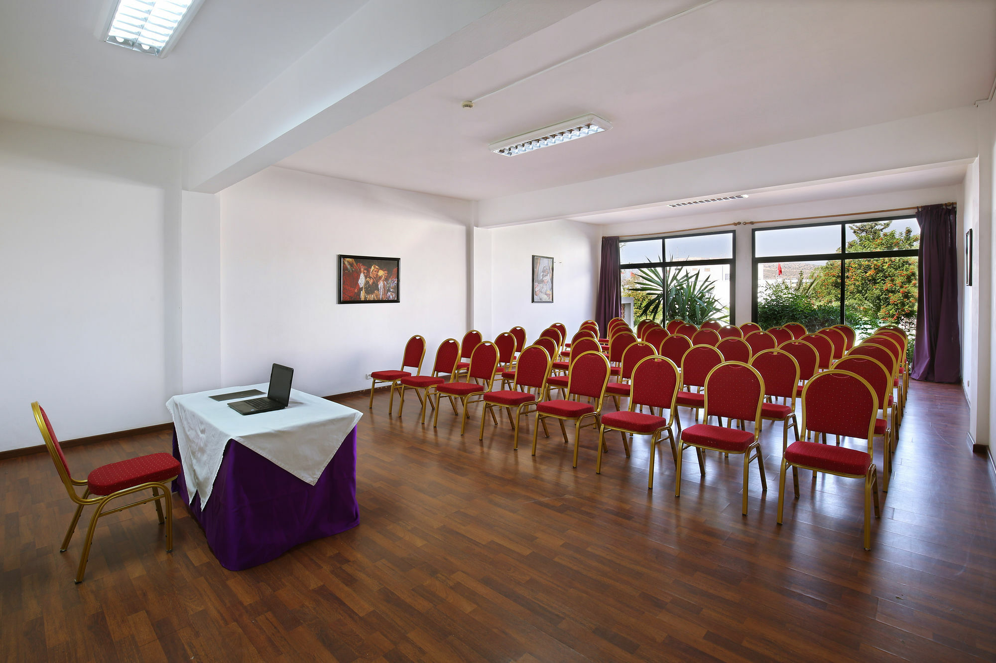 Anezi Aparthotel