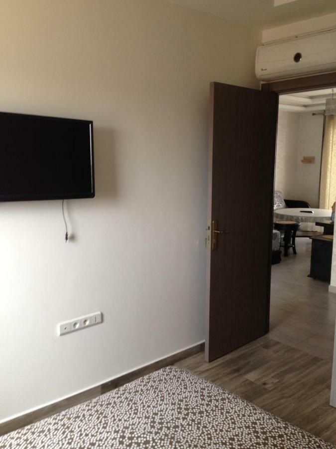 Apartment Daroune 1 *
