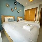 Chic Beachside Apt,Mountain View