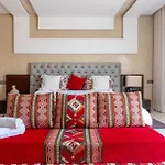 Tayyurt Host
