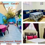 Appartement Avec Patio, Au Centre Ville, Internet Fibre, Canal Plus, Chaines Internationales