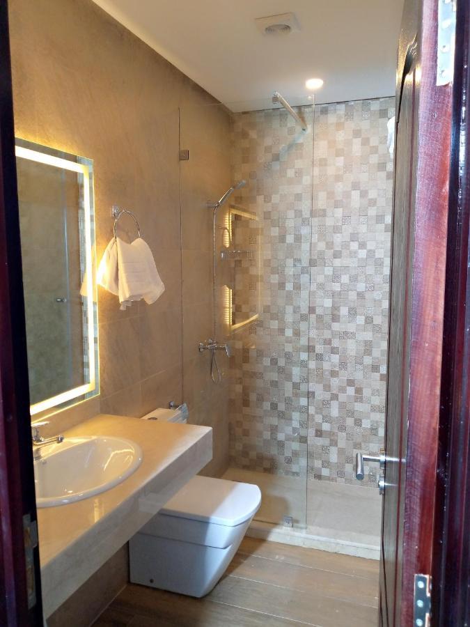 Palm's Hotel *