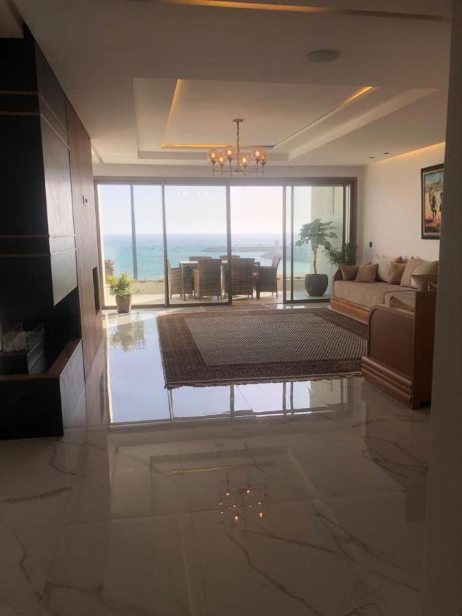 New Luxury Sea View Apartment