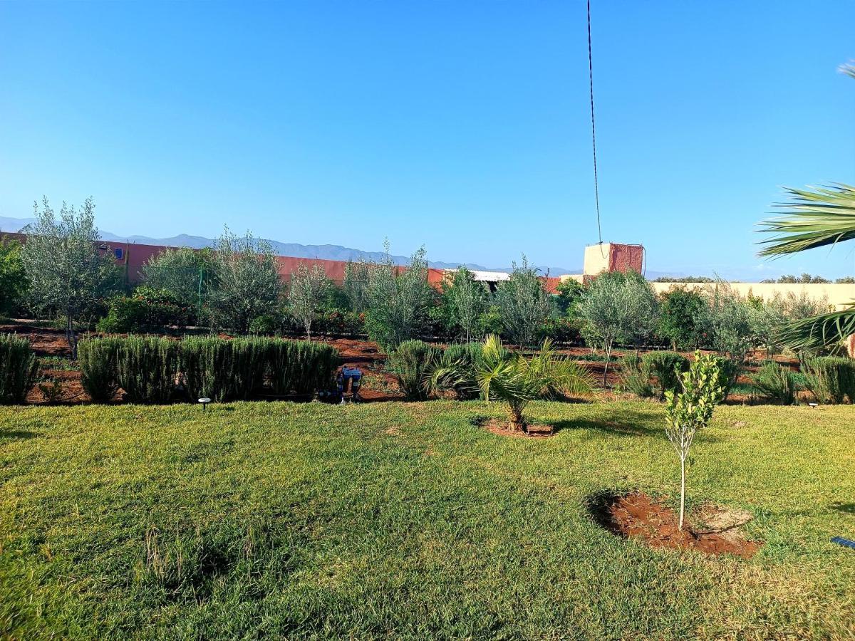 Villa *