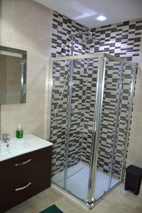 Bay De Standing 140m2 *