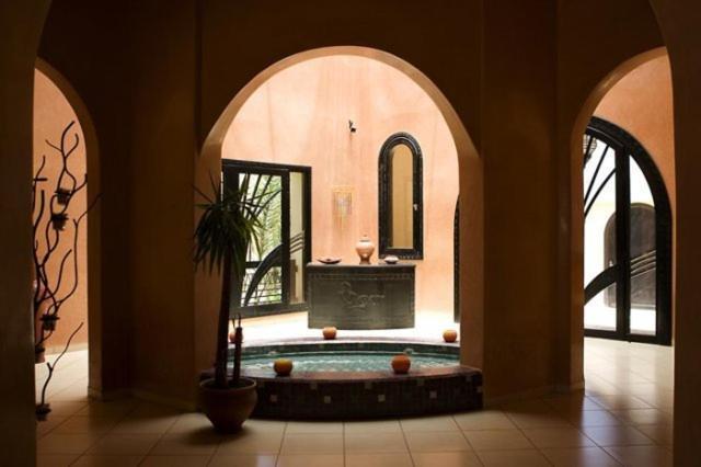 Riad Riadana *
