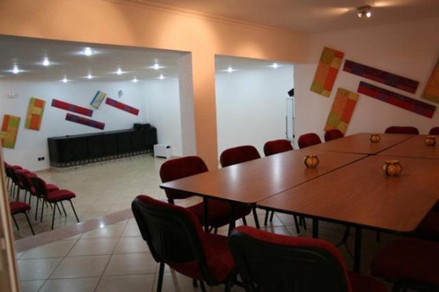 Riad Riadana *