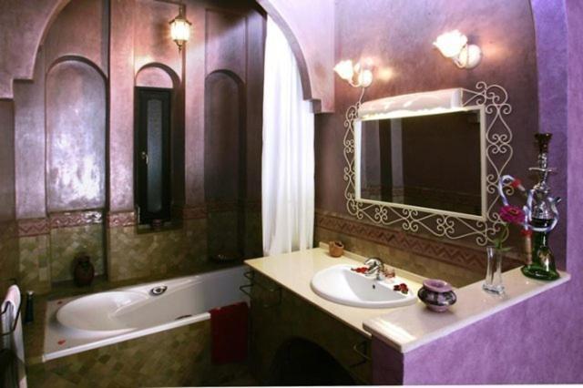 Riadana Riad *