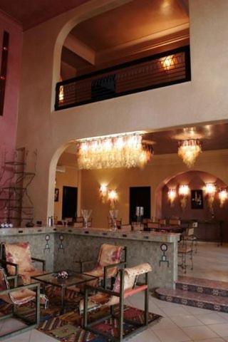 Riad Riadana *