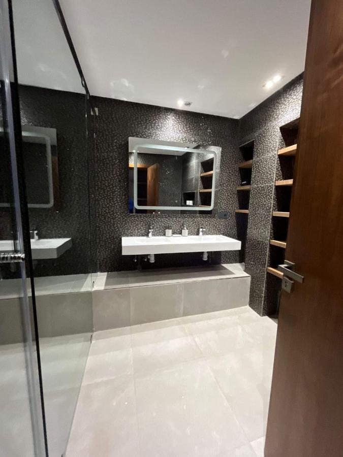 Luxueuse Iligh *