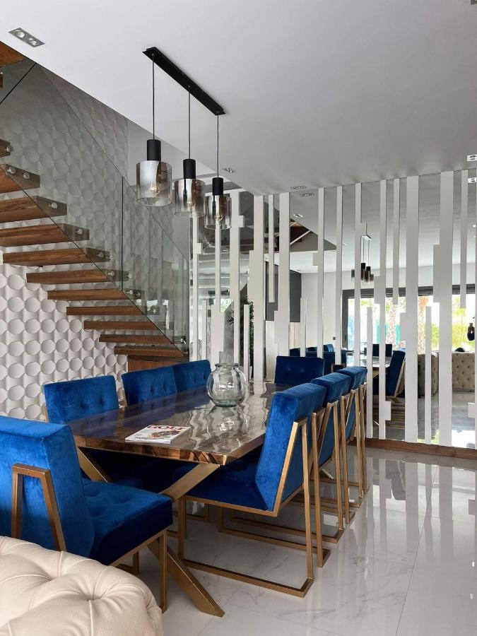 Luxueuse Iligh Villa