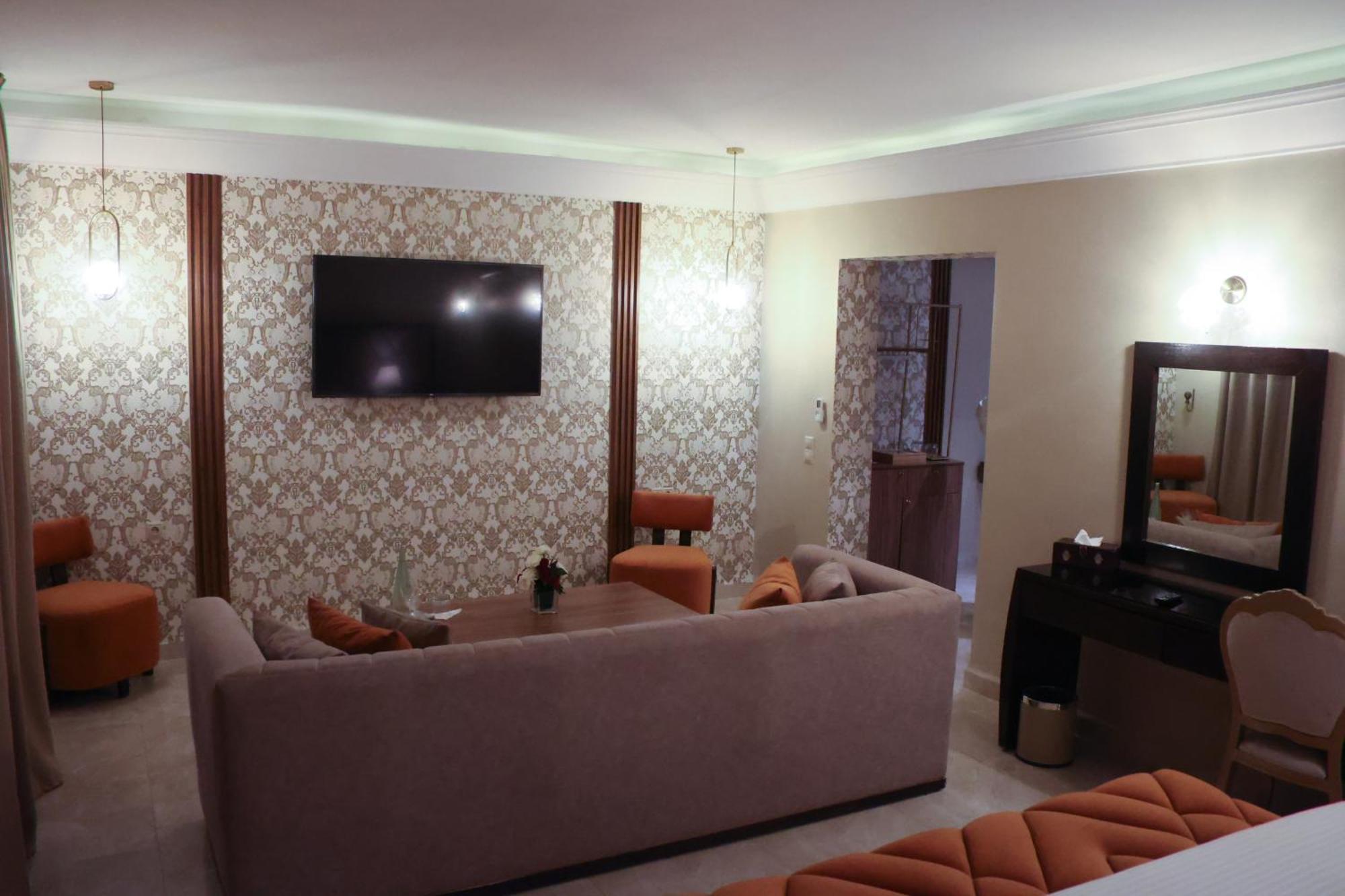 Prestige Boutique & Hotel