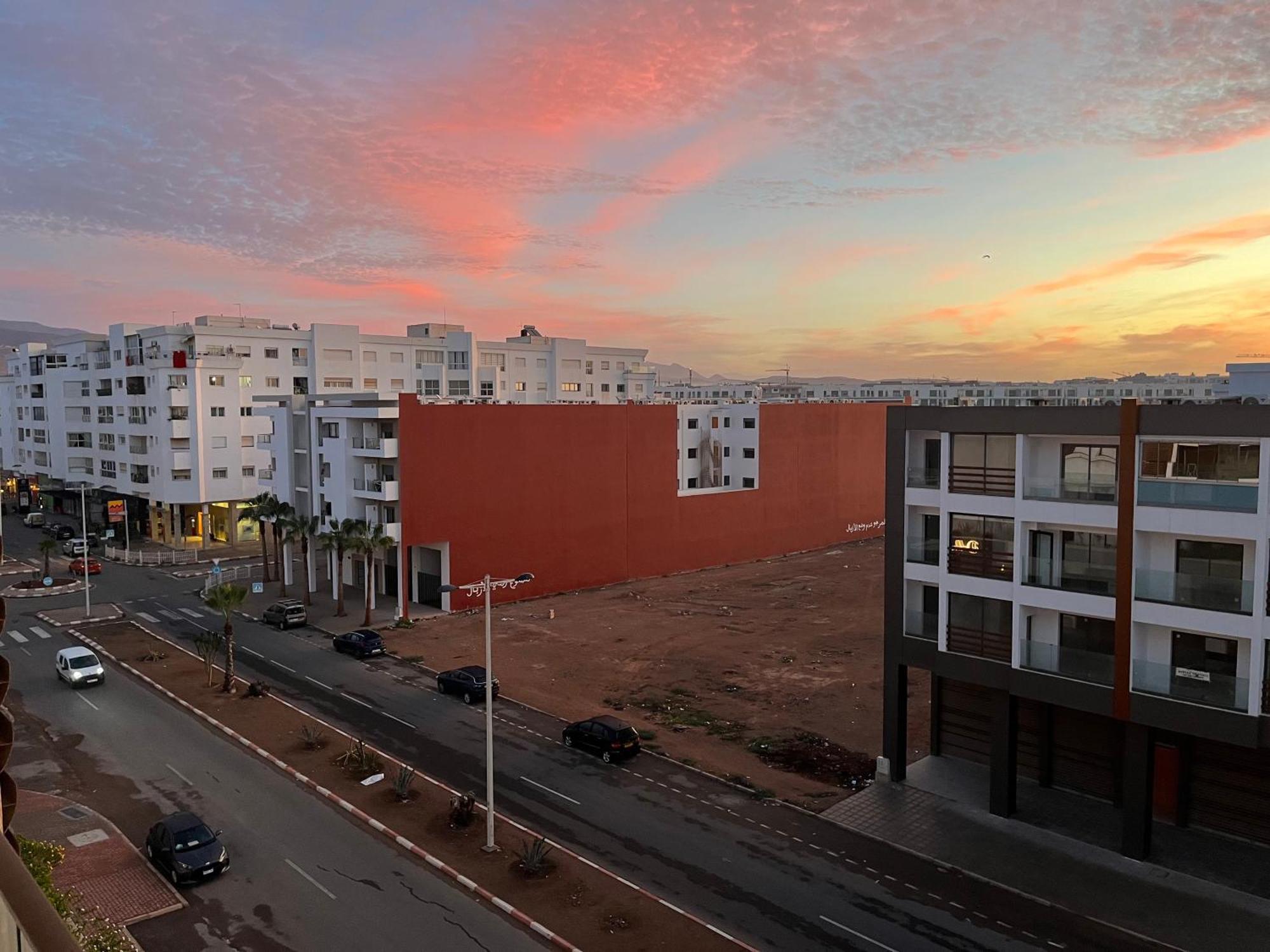 Luxury 100sqm With Pool Near Wifi Unlimited With Optical Fiber Apartment