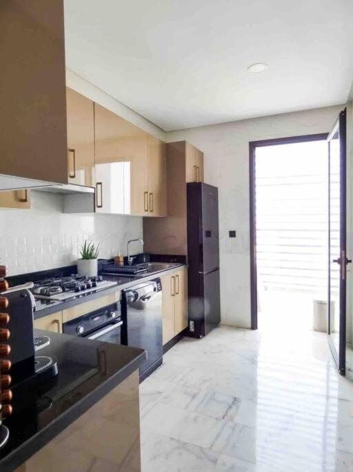 Luxurious Sea-view 2br