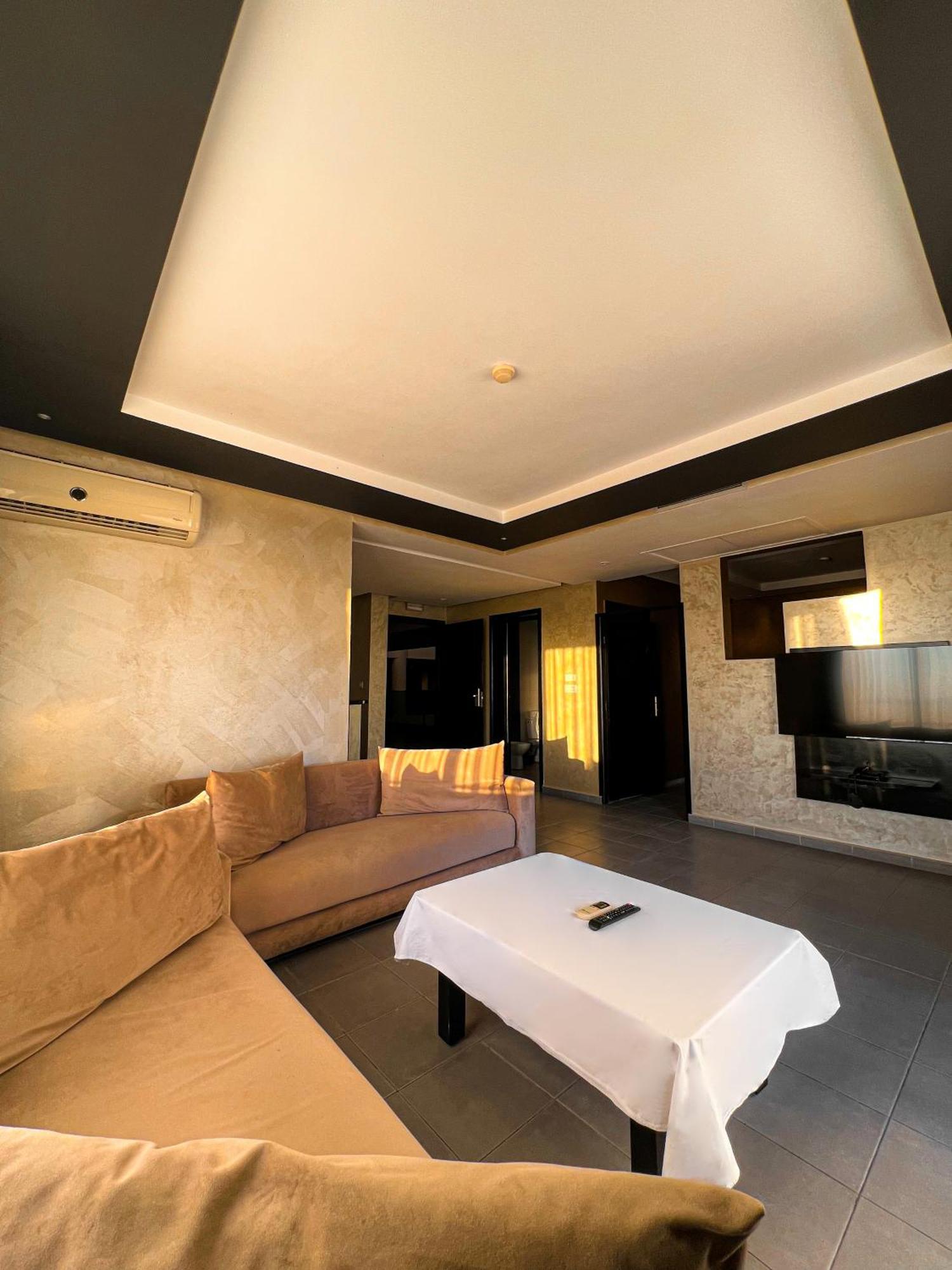 La (adults Only) Hotel