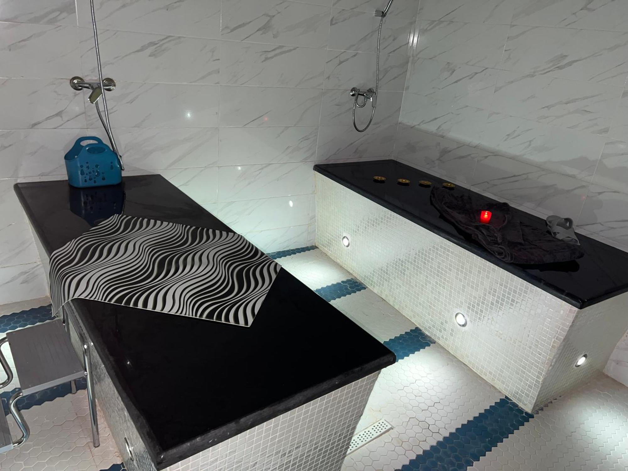 Hamilton Hotel 3*