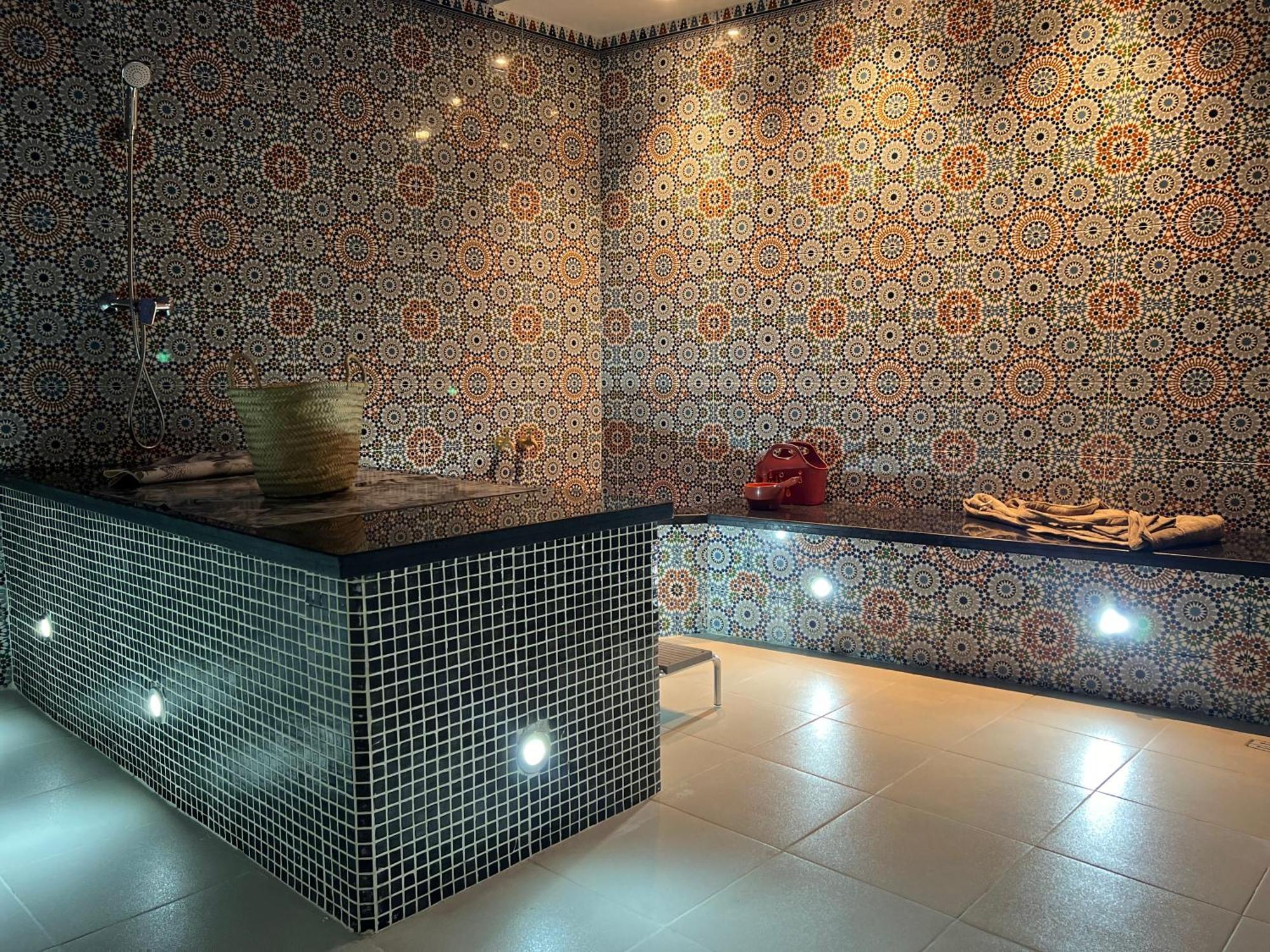 Hamilton Hotel 3*