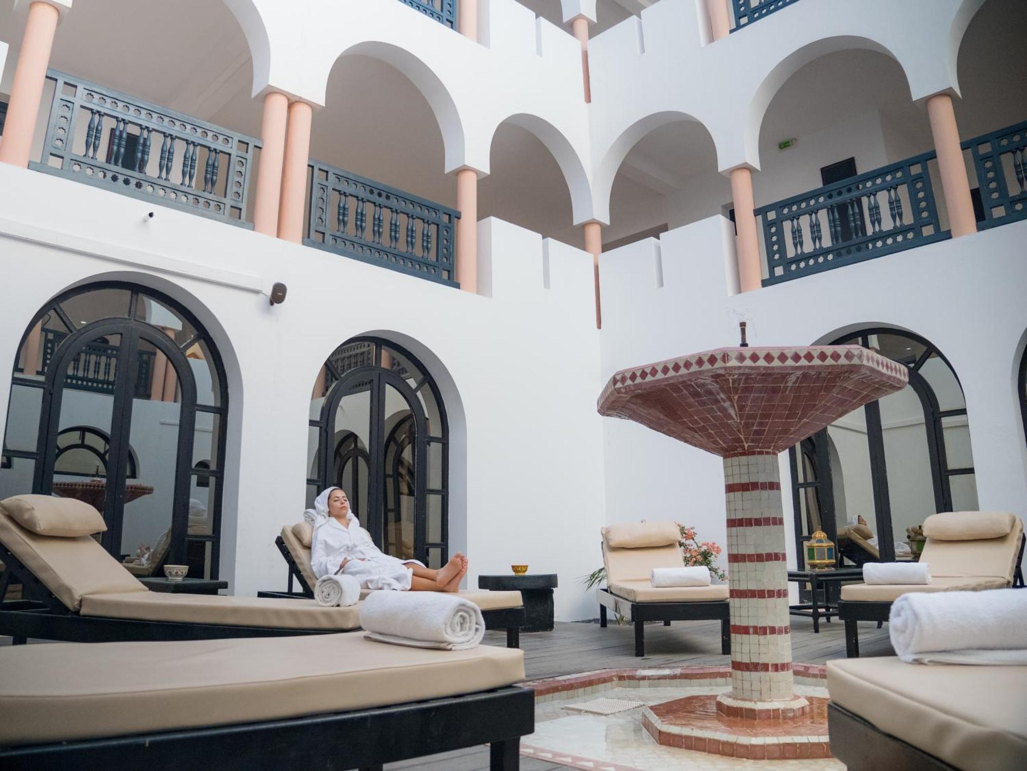 Valeria Jardins D'agadir - In