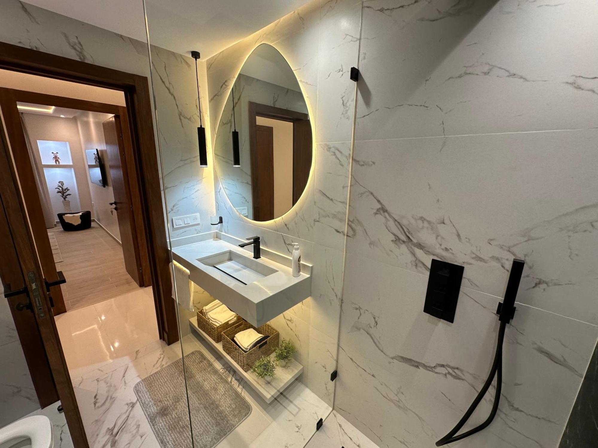 Marina - Luxury Beachfront Apartment *