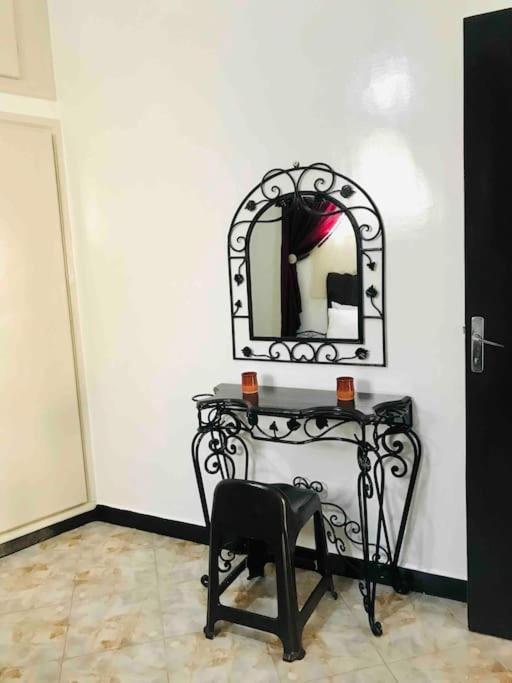 Avec Patio, Au Centre Ville, Internet Fibre, Canal Plus, Chaines Internationales Apartment Agadir