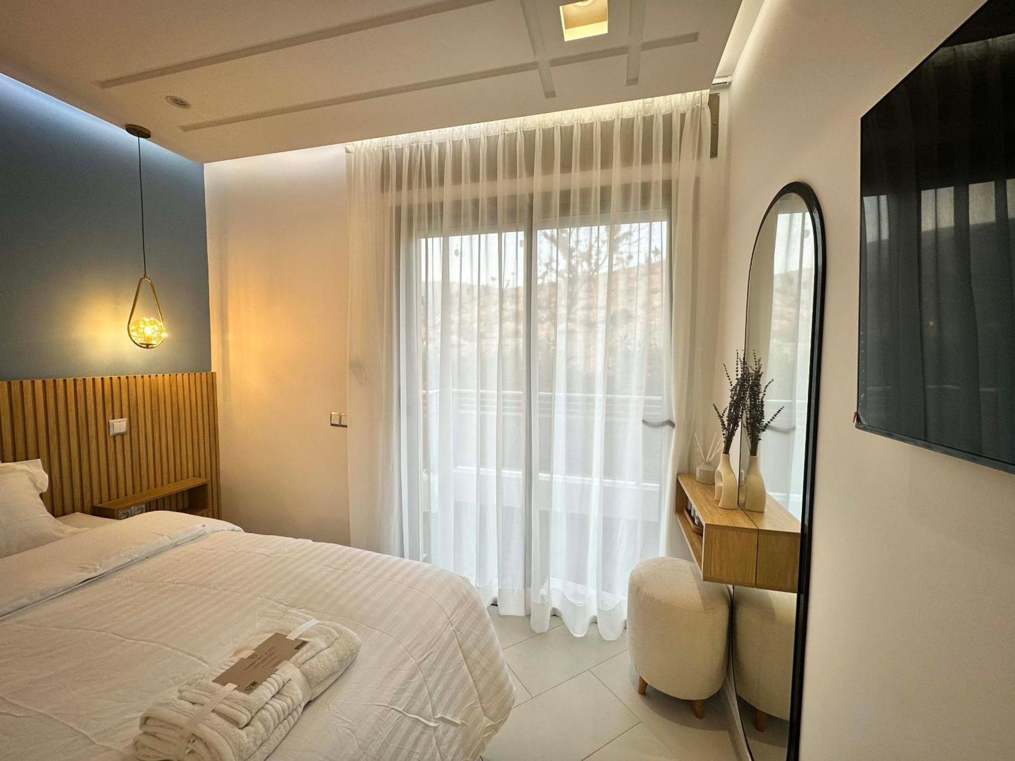 Chic Beachside Apt,mountain View Apartment *