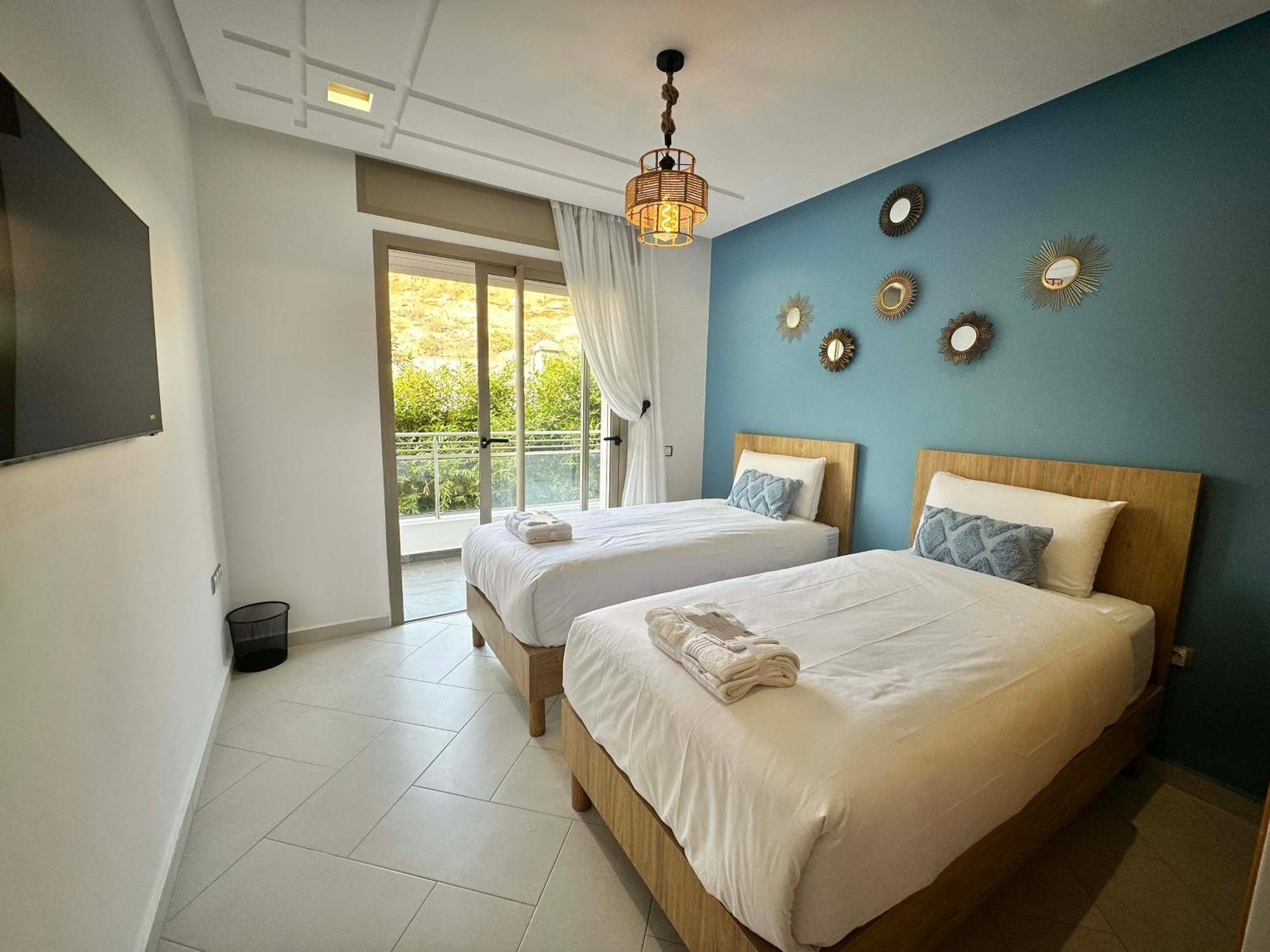 Chic Beachside Apt,mountain View