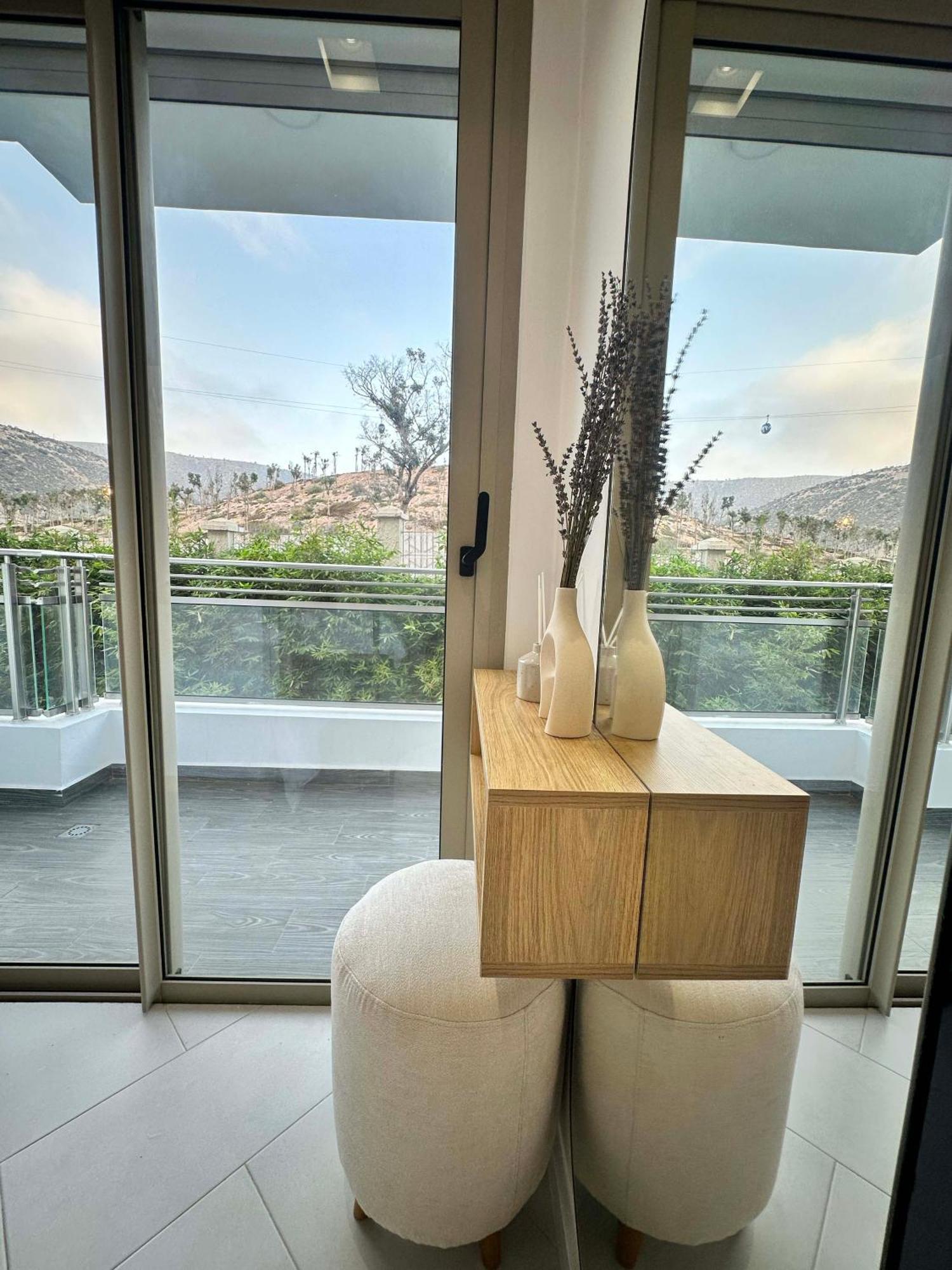 Chic Beachside Apt,mountain View *
