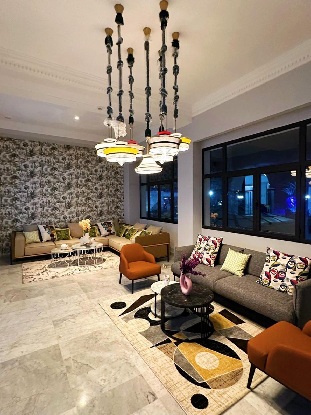 Hotel Oasis & 4*