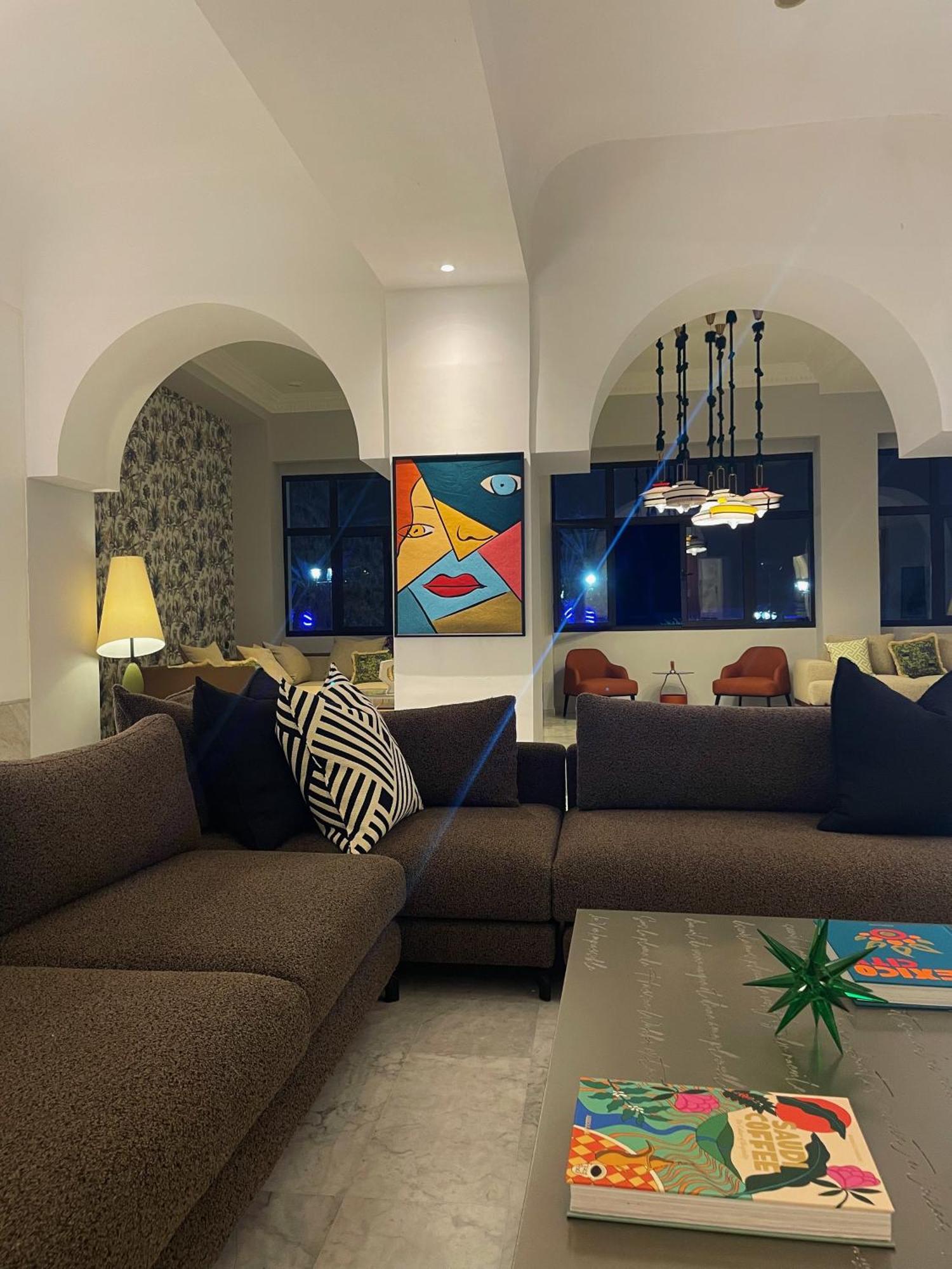 Oasis & Hotel 4*