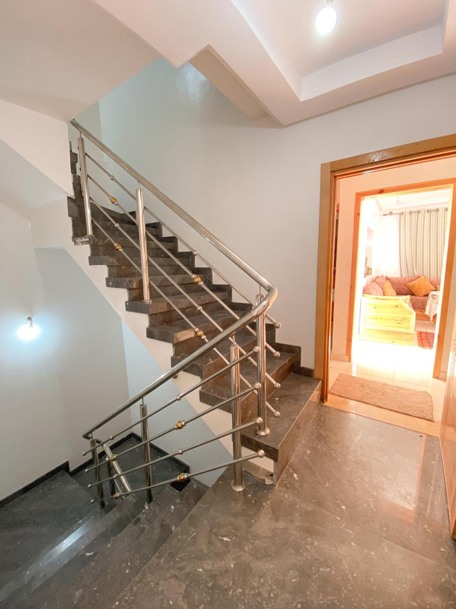 Deluxe At Amouage Anza Apartment *