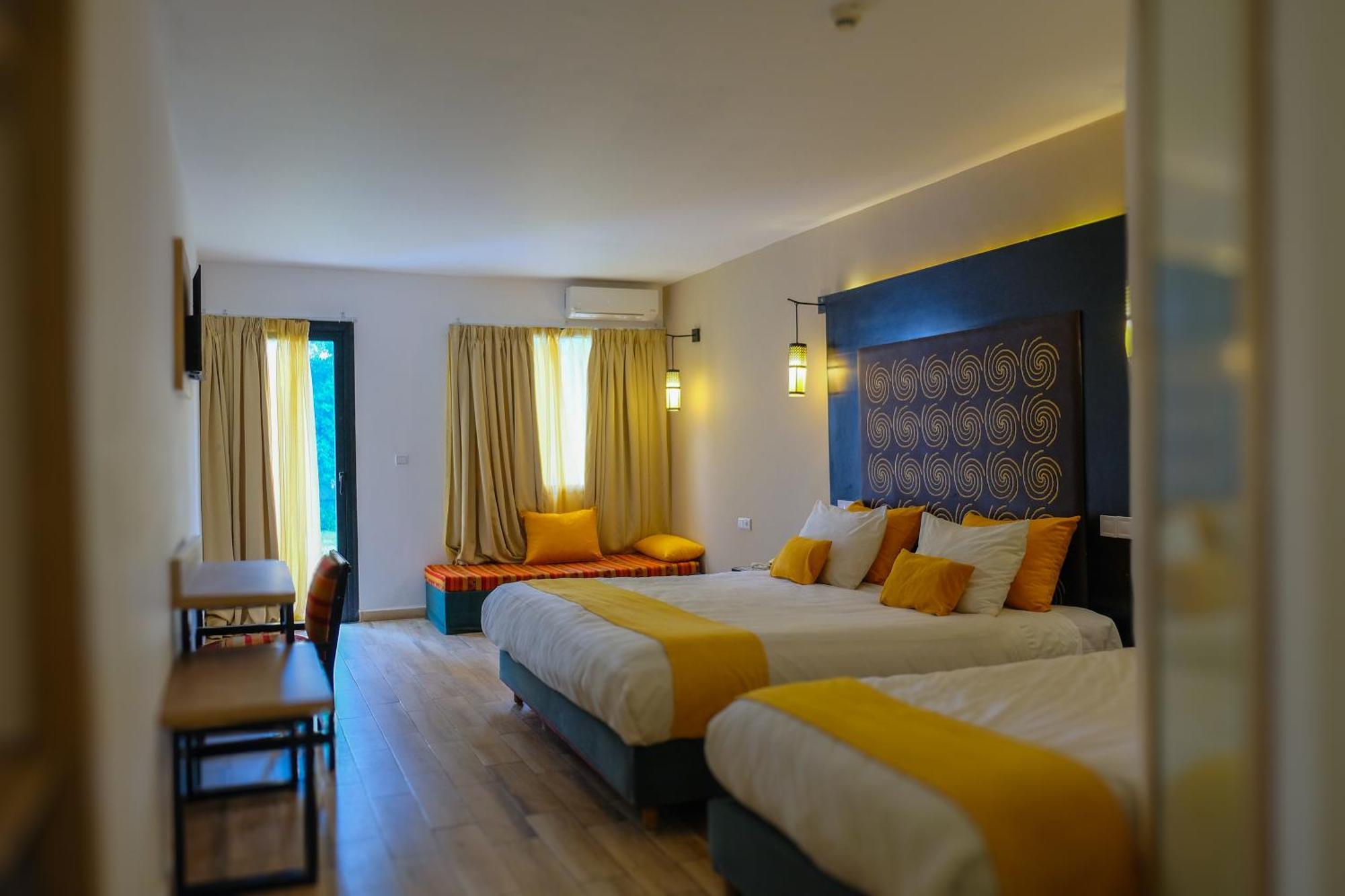 Hamilton Hotel 3*