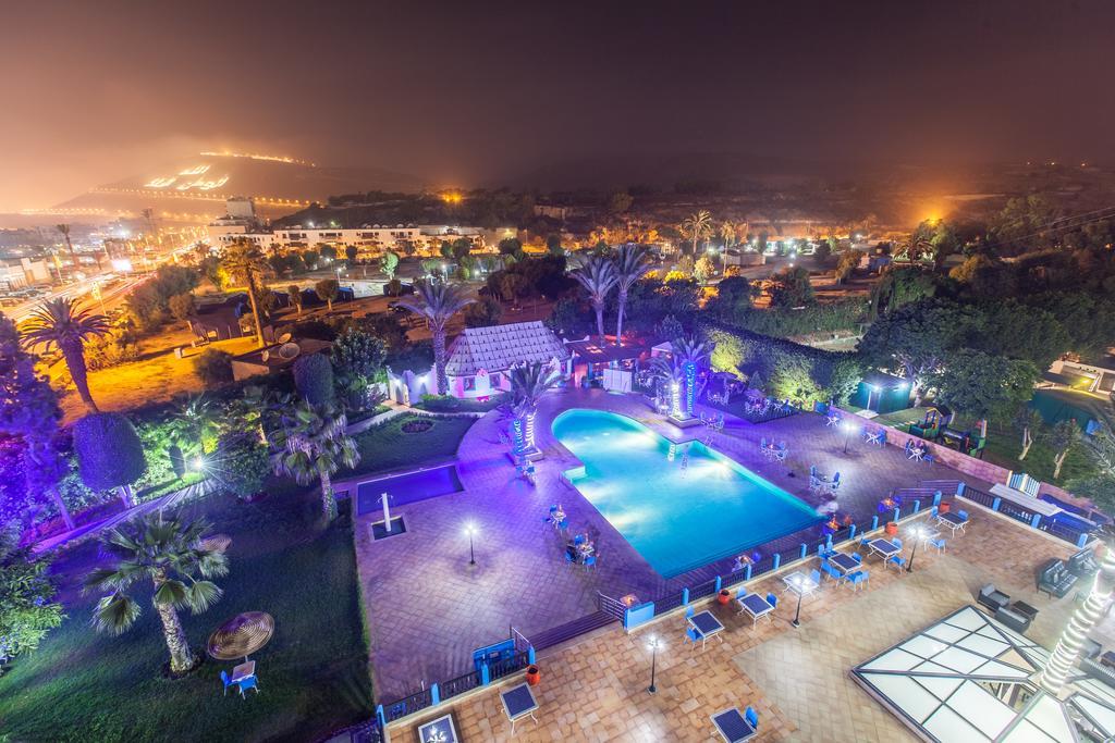 Hotel Oasis & 4*