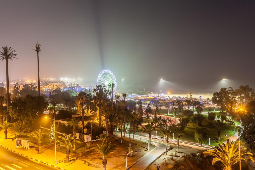 Hotel Oasis & 4*