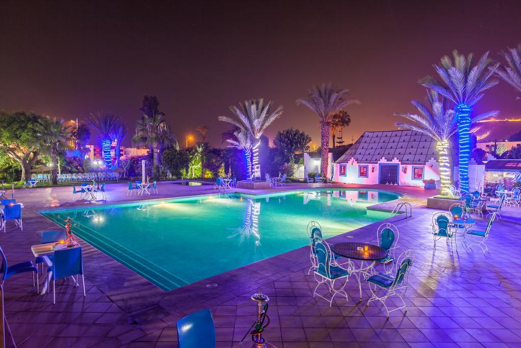 Oasis & 4*
