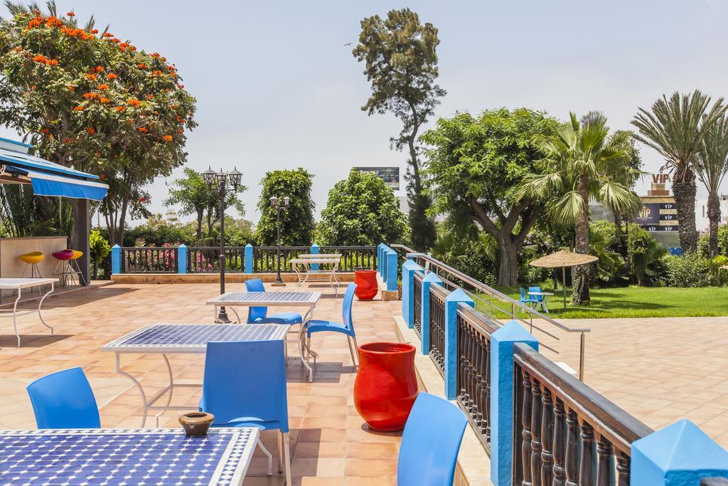 Hotel Oasis & 4*
