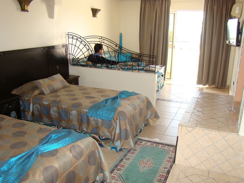 Hotel Club Almoggar Garden 4*